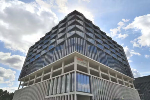 Multifunctioneel en brandveilig hoogbouwicoon